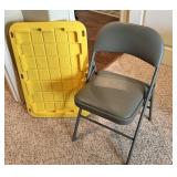 1 Folding Chair & Replacement Lid Aprox. 20"x30"