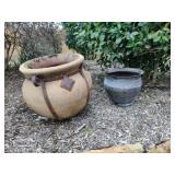 2 Pots