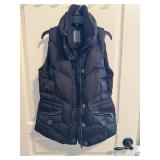 Esprit Medium Black Puffer Vest With Zipper