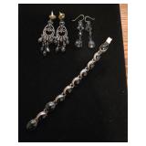 (2) Prs Black Dangle Earrings & Black Bracelet