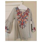 NWT Savanna Jane Embroidered Tunic Top Small