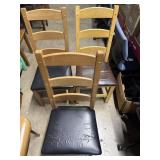 3 Padded Wood Ladder Back Chais