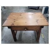 Very large end table. 40" wide 25" deep 28" tall