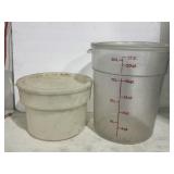 2 Food Storage Containers W/Lids 22qt & 12qt