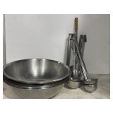 5 Winco SS 13" Mixing Bowls & Easy Pour SS Soup