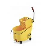 (1) Rubbermaid Commercial Products WaveBrake 44