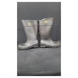 A pair of  Servus Steel toe waterproof work