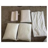(4) Pillows (1) Blanket