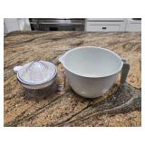 Juicer & Large Measuring Cup
