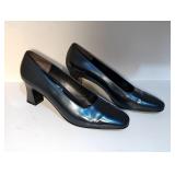 Salvatore Ferragamo Black Leather Pumps Sz 7.5