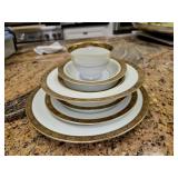 (7) Piece Setting of Noritake China 4985 Goldkin