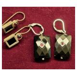 (2) Prs Black Earrings
