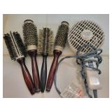 Hairbrushes & Hairdryer