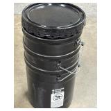 (3) Black 5 Gallon Aluminum Buckets W/3 Lids