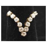 "V" Ring Sz 5.75