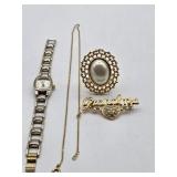 Ladies Geneva Watch, Small Gold Tone Chain,