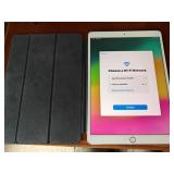 iPad Pro A1701 cracked Screen powers on and