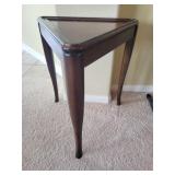 Triangle Table 18x22