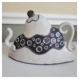 Tea Pot Sculpture 7in