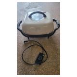 Electric skillet used for melting wax