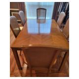 Table w 6 chairs, 2 Leafs, and Cover