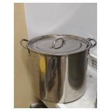 Stock pot