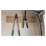 (2 Hedge Trimmers & Hanging Wall Bracket If