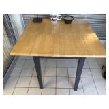 29"x39ï¿½x39ï¿½ Wooden & Metal Table