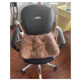20"x18"x39" Office Rolling Chair with Cushion