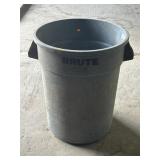 Rubbermaid Brute 32 Gallon Container
