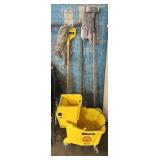 Rubbermaid Brute 35