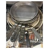 Lot of aluminum Pans