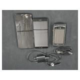 (1) Verizon LG Phobe, (1) Nokia & (1) Motorola
