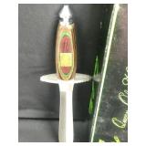 QUEEN OF HEARTS Knife