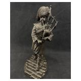 ï¿½Pipe Majorï¿½ Statue By Tom Mackie