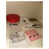 Cookie Box & Cleaning Towels Cookie Box & Cleaning Towels
