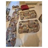 (2) Throw Pillows & (6) Large Pillow Shams (2) Throw Pillows & (6) Large Pillow Shams