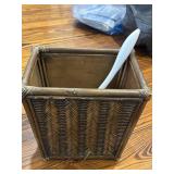 Wicker Trash Can & Toilet Cleaner 12"x9"x11" Wicker Trash Can & Toilet Cleaner 12"x9"x11"