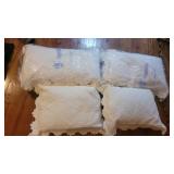 (4) Pillows w/Crocheted Lace Coverings (4) Pillows w/Crocheted Lace Coverings