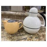 (2) White Thermal Coffee Carafe (2) White Thermal Coffee Carafe