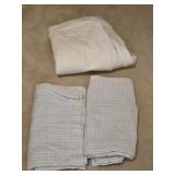 (2) Twin Blankets & Twin Matress Cover (2) Twin Blankets & Twin Matress Cover