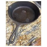 8.5" Cast Iron Skillet 8.5" Cast Iron Skillet