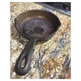 Warner�s 6.5" Cast Iron Skillet Warner�s 6.5" Cast Iron Skillet