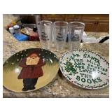 (2) Christmas Plates & 3 Plastic Cups (2) Christmas Plates & 3 Plastic Cups