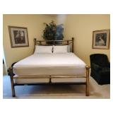 Sealy King Mattress Set w/4 Pillows & Mattress Sealy King Mattress Set w/4 Pillows & Mattress