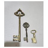 (3) Brass Skeleton Keys (3) Brass Skeleton Keys