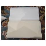 (2) Tempurpedic Pillows (2) Tempurpedic Pillows