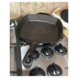 Lodge 10" Cast Iron Skillet Lodge 10" Cast Iron Skillet