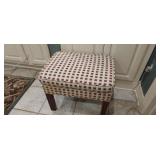 Cushioned stool 22x16x18 Cushioned stool 22x16x18