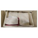 Pillowcases, sheets, believed king Pillowcases, sheets, believed king